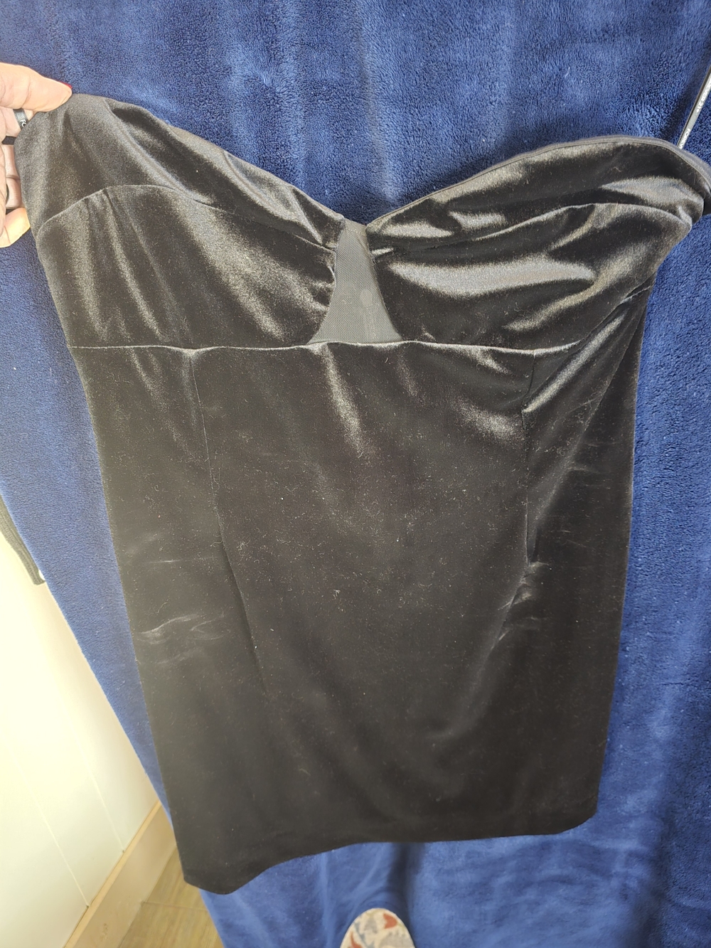 Forever 21 Black Strapless Velvet Mini Dress